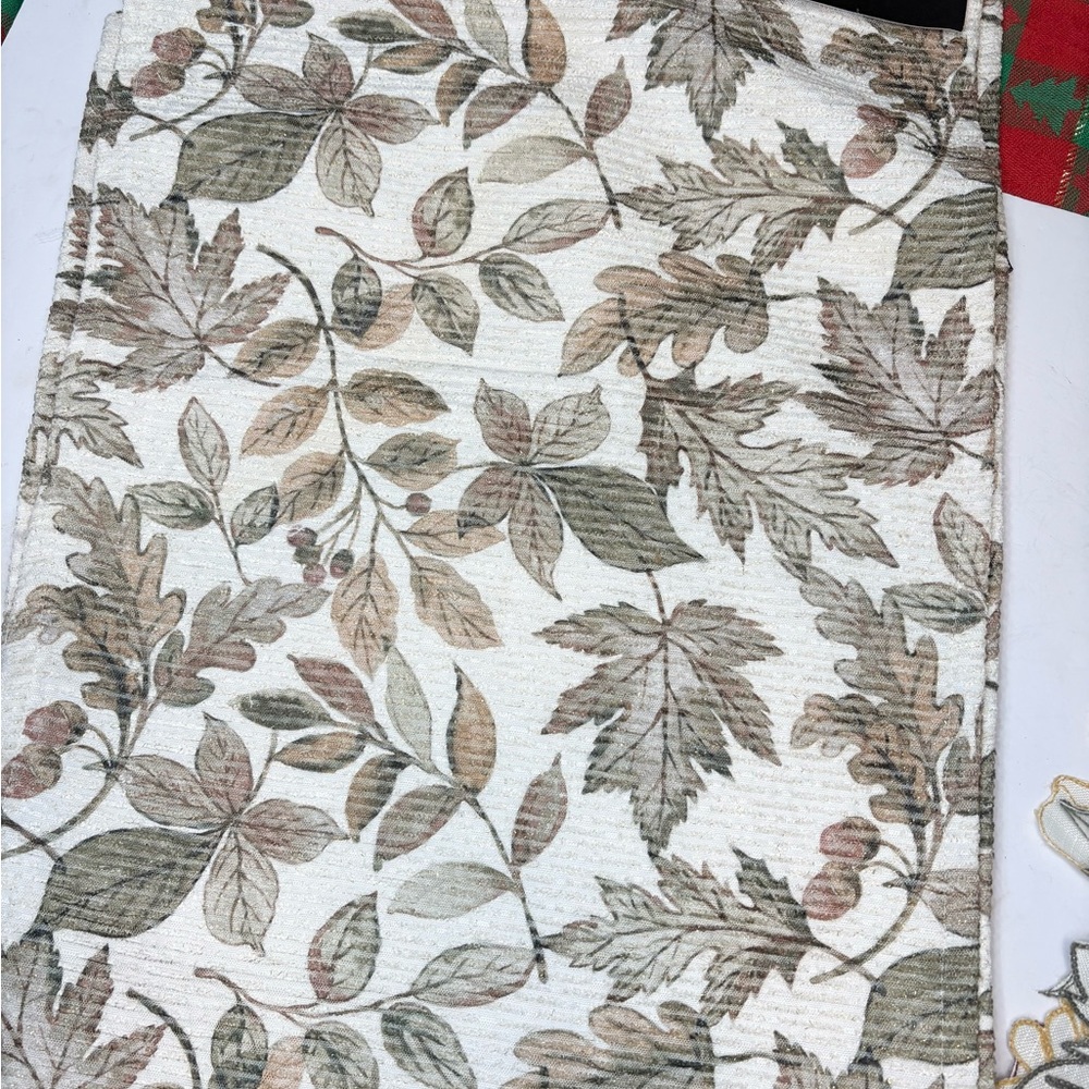 Rachel Zoe Table Runner Leaf Print 16” x 90” - Picture 2 of 12